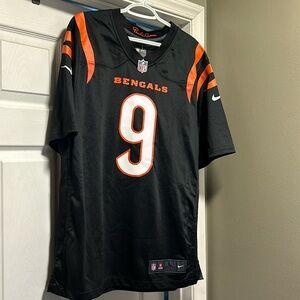 Brand new with tags, men’s Nike Joe Burrow jersey size large